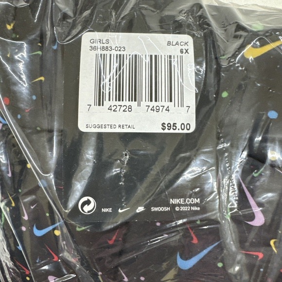 NWT Nike Girls Black Multi/ Swoosh Pattern Hooded Zip-Up Coat Sz 6x - Picture 7 of 7